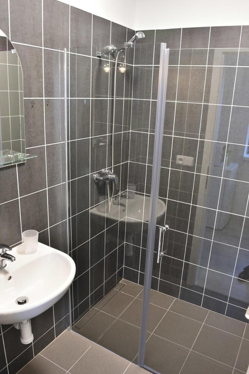 Apartmany U Letiste Pardubice Exterior photo