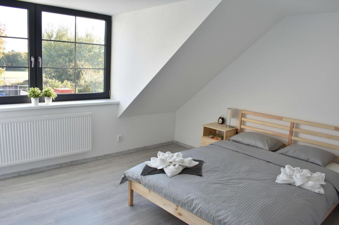 Apartmany U Letiste Pardubice Exterior photo