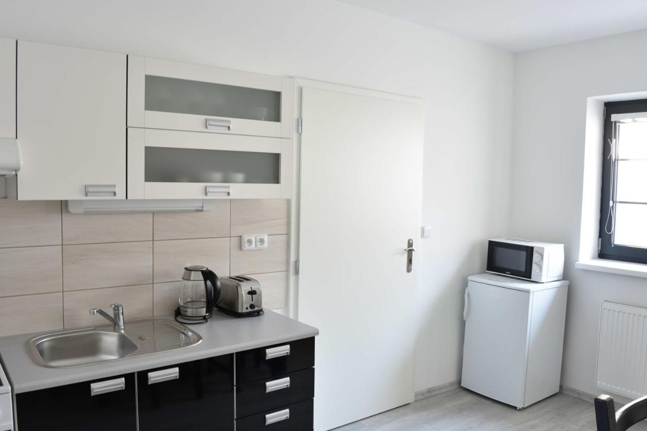 Apartmany U Letiste Pardubice Exterior photo